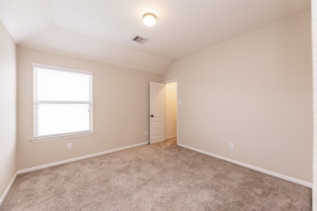 Foto del edificio - 24943 Blue Mountain Park Ln
