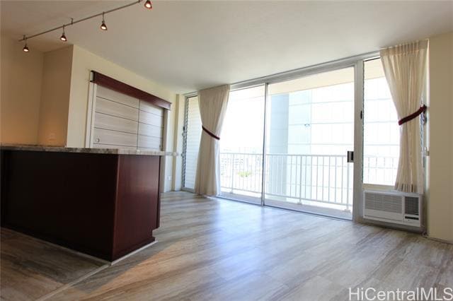 Building Photo - 750 Amana St