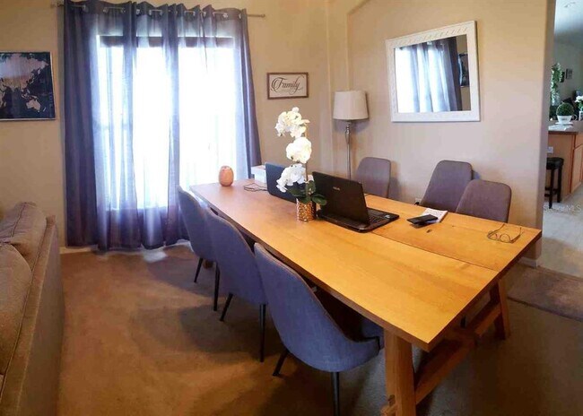 Foto del edificio - 712 Brayton Ln