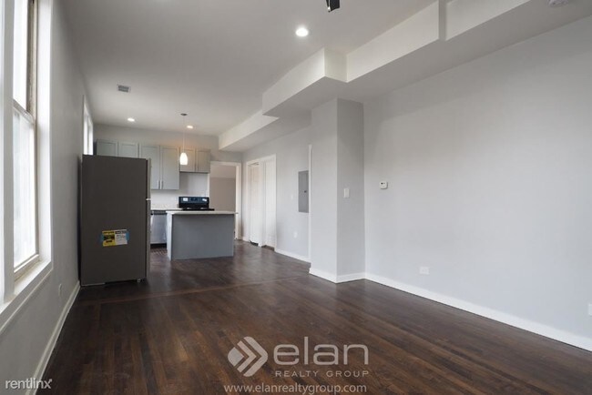 Foto del edificio - 3255 N Whipple St