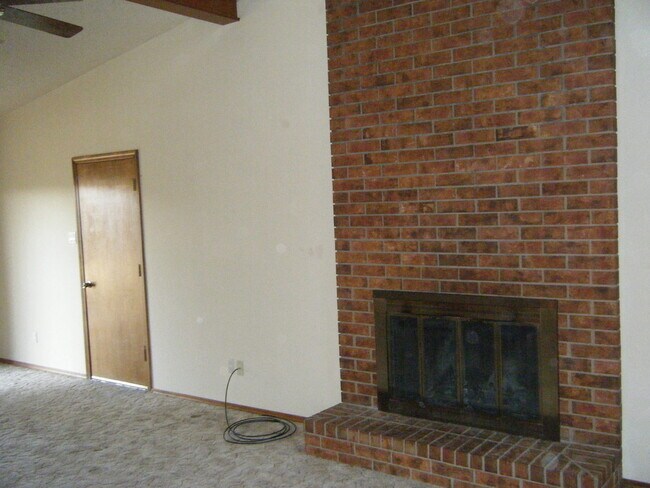 Building Photo - SW Location
