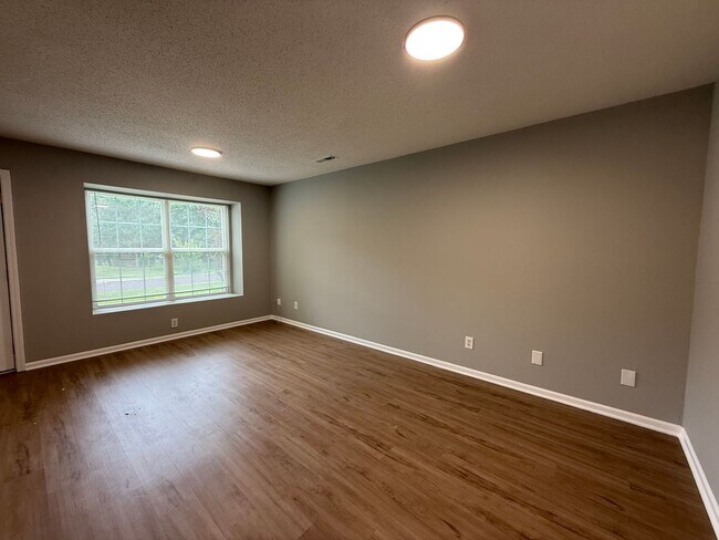 Foto del edificio - Coming soon ~ Charming 2 Bed, 1 Bath Duplex in Spring Hill, KS!