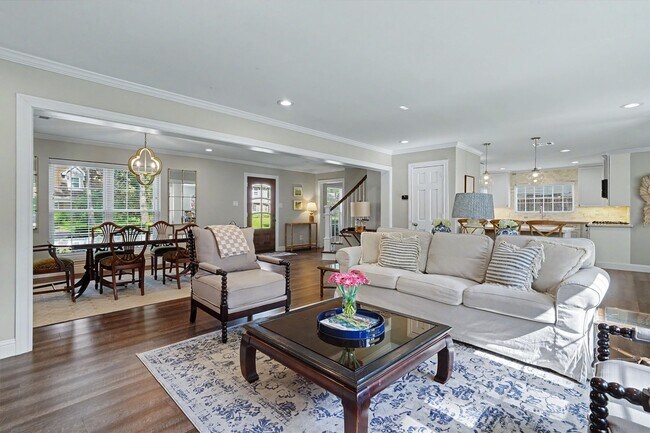 Foto del edificio - 726 Thistlewood Dr