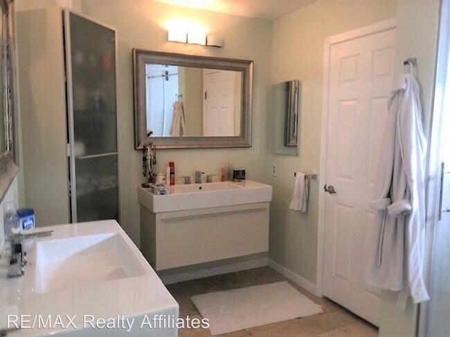 Building Photo - 3 br, 2 bath House - 2342 Silver Ridge Dr.