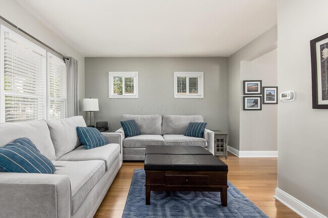 Foto del edificio - 93 Frebis Ave