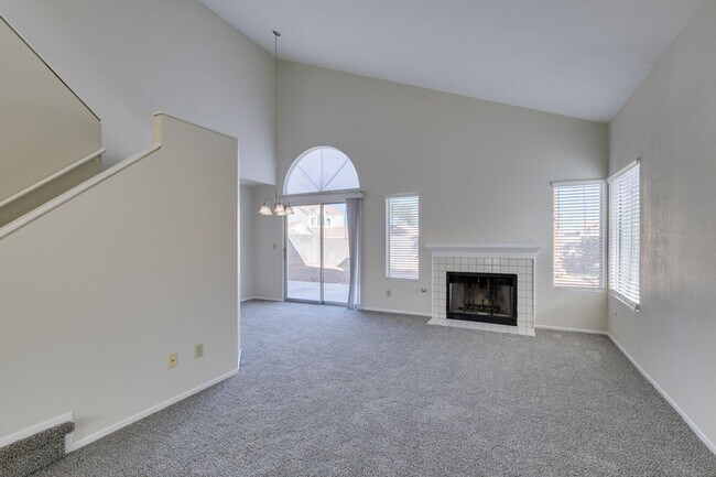 Building Photo - PARADISE VALLEY, 3 BDRM, 3 FULL BATH, 1 BDRM+FULL BATH DOWNSTAIRS, NO HOA