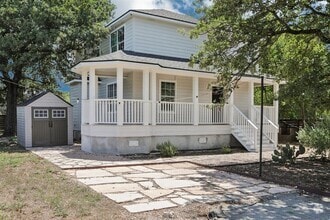 Building Photo - 1127 Nickols Ave