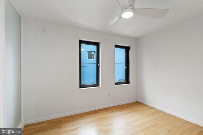 Foto del edificio - 152 W Laurel St