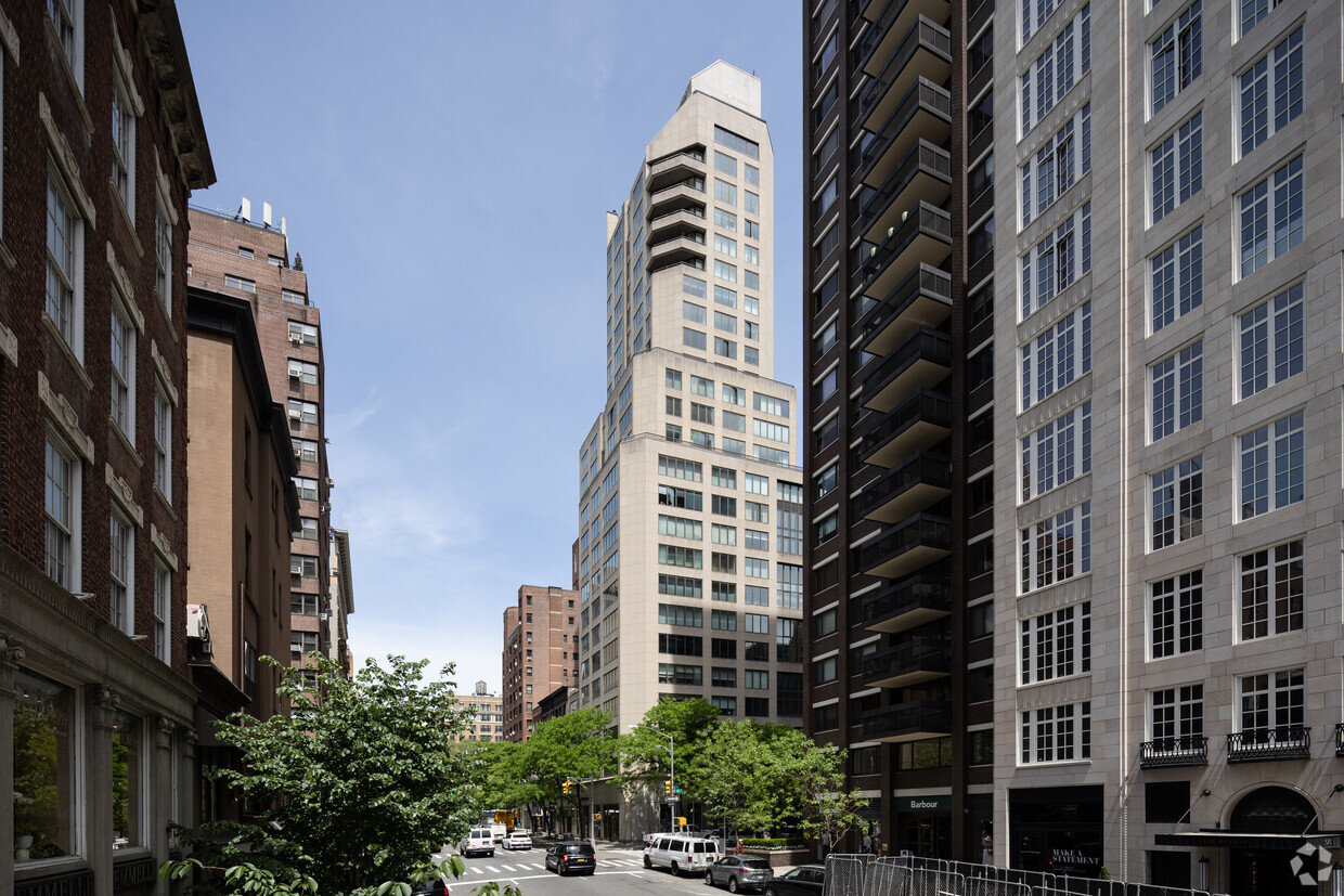 Primary Photo - 1055 Madison Ave
