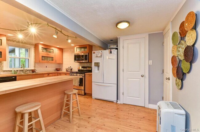 Building Photo - 14 Seabird Ave