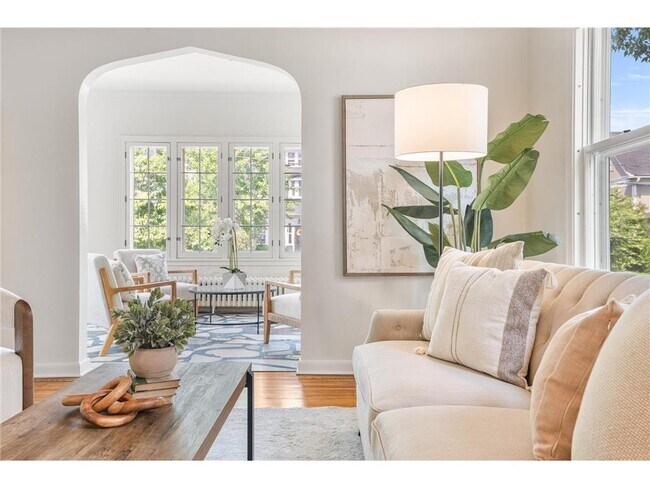 Foto del edificio - 1621 W 25th St