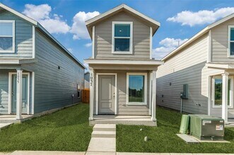 Building Photo - 1037 Bishop Crk Dr