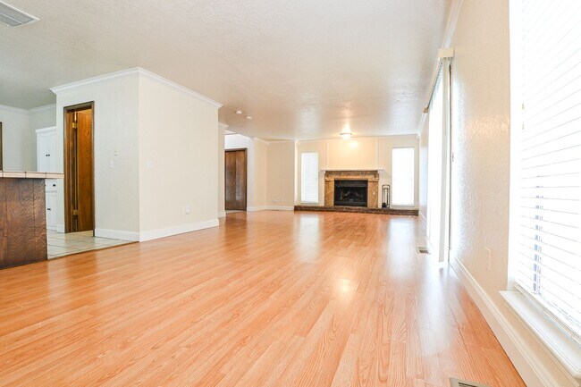 Foto del edificio - Charming 3-Bedroom, 2.5 Bath Home in South...