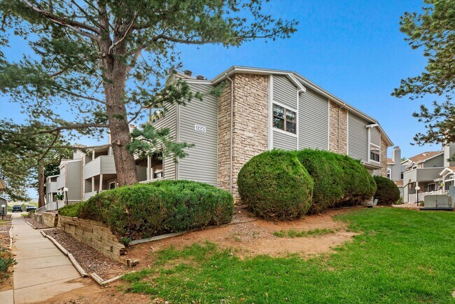Building Photo - 923 S Zeno Way