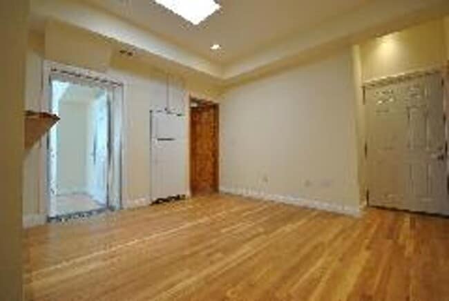 Building Photo - Don’t miss out……
