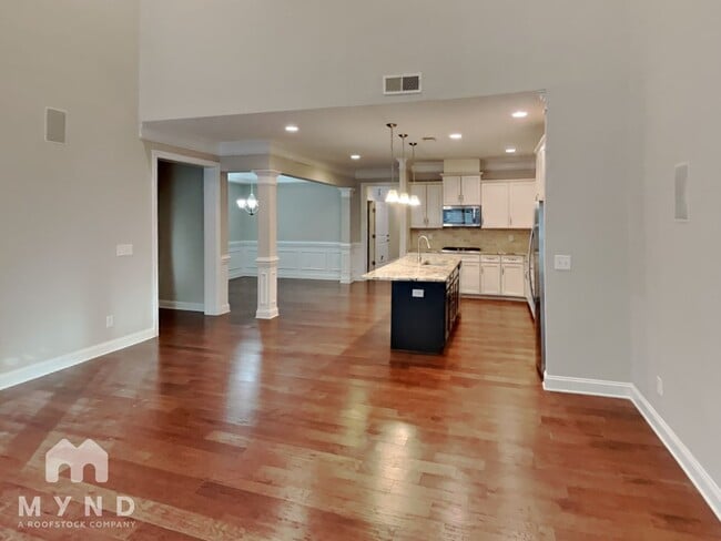 Foto del edificio - 5113 Pansley Dr