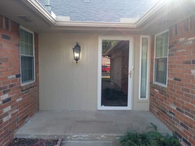 Building Photo - 312 Christopher Todd Dr