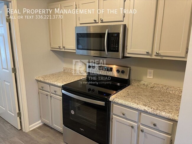 Building Photo - 4600 Prestbury Dr