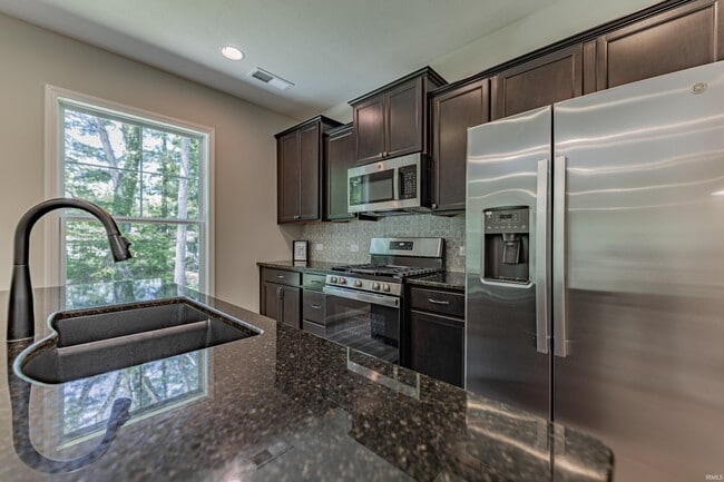 Building Photo - 9808 Blyth Dr