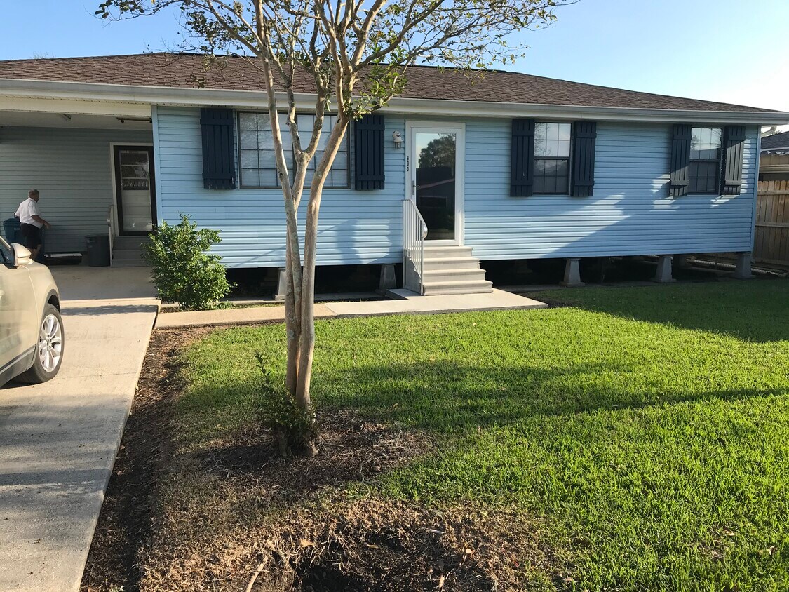 Street View - 903 Catherine St
