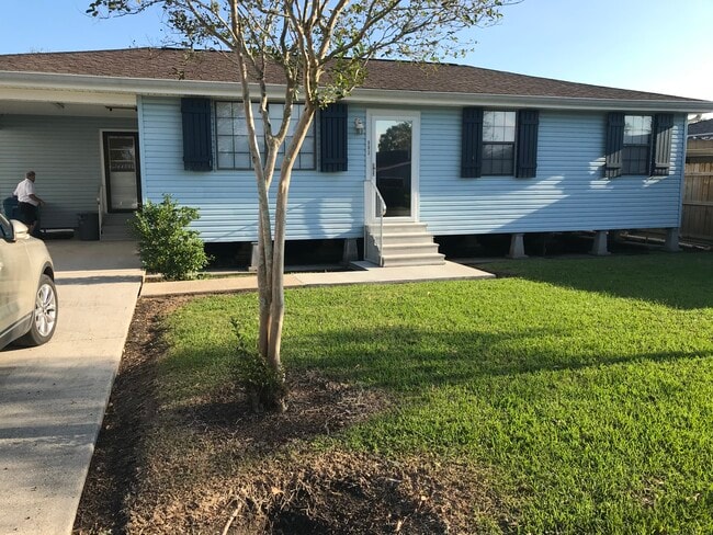 Street View - 903 Catherine St