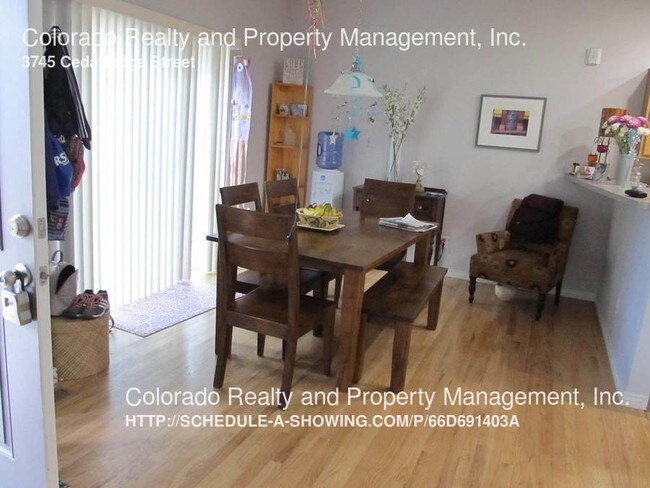 Foto del edificio - 3745 Cedarlodge St