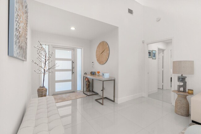 Building Photo - 23246 L'Ermitage Cir