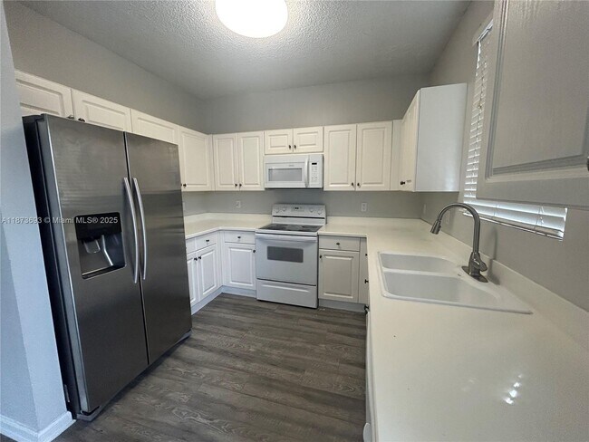 Foto del edificio - 4752 NW 59th Manor
