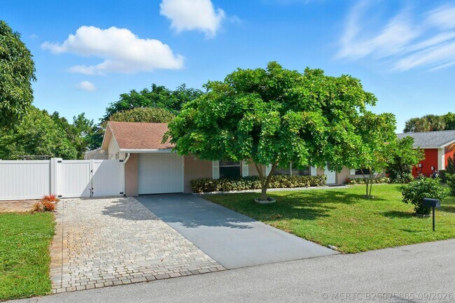 Foto del edificio - 8685 SW Keathley Ct