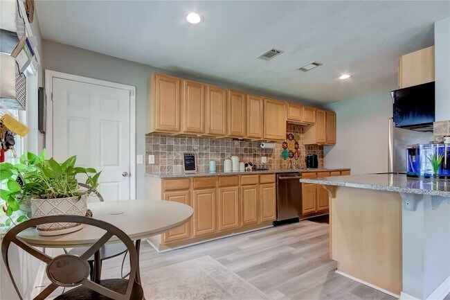 Foto del edificio - 7310 S Sparkman St