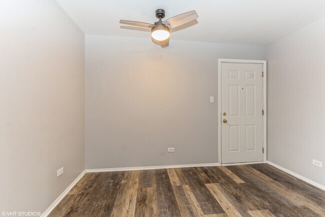 Foto del edificio - 87 Paxton Ave