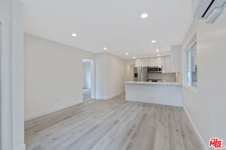 Building Photo - 1025 Pleasant View Ave