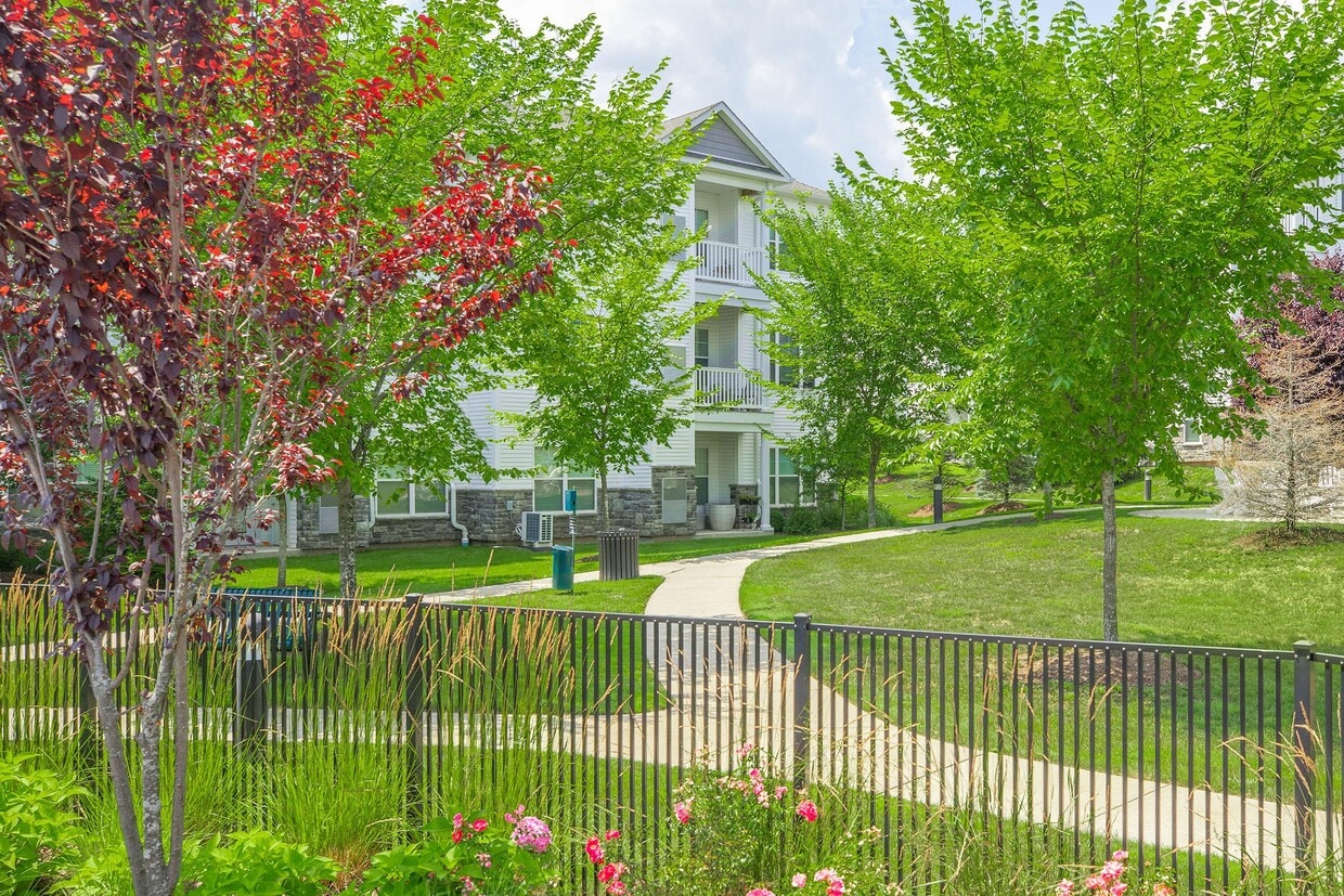 Photo - The Pointe at Dorset Crossing