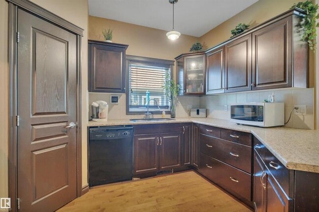 Photo du bâtiment - 102 W Haven Dr