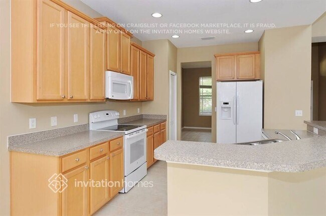 Foto del edificio - 7315 Forest Mere Dr