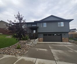 Building Photo - 814 Haakon St