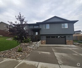 Building Photo - 814 Haakon St