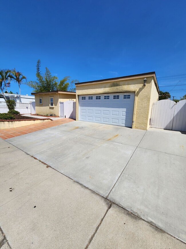 Foto del edificio - Single Story 4 Bedroom House in Clairemont/Bay Park
