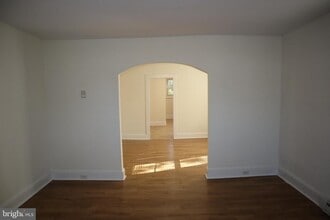 Building Photo - 513 Decatur Ave