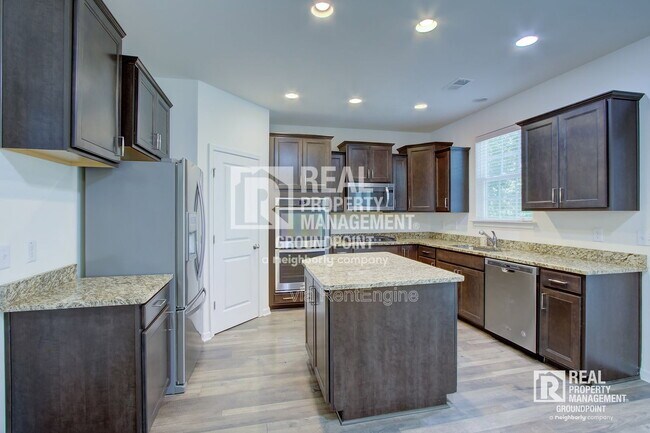 Foto del edificio - 104 Elliott Creek Ln