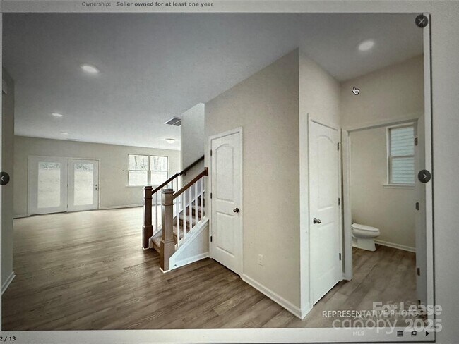 Foto del edificio - 5021 Kinsbridge Dr