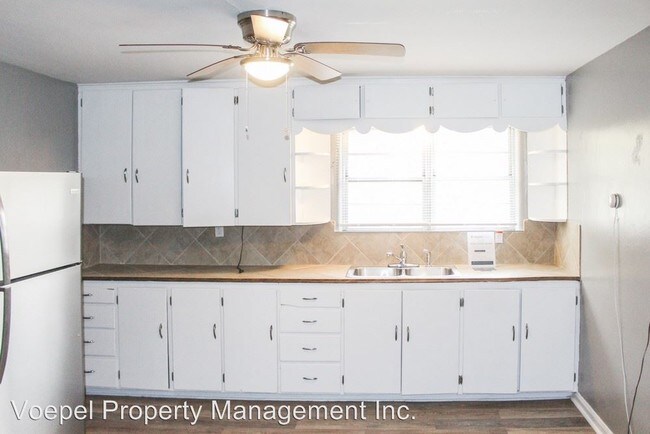 Building Photo - 327-329 S Hocker Ave