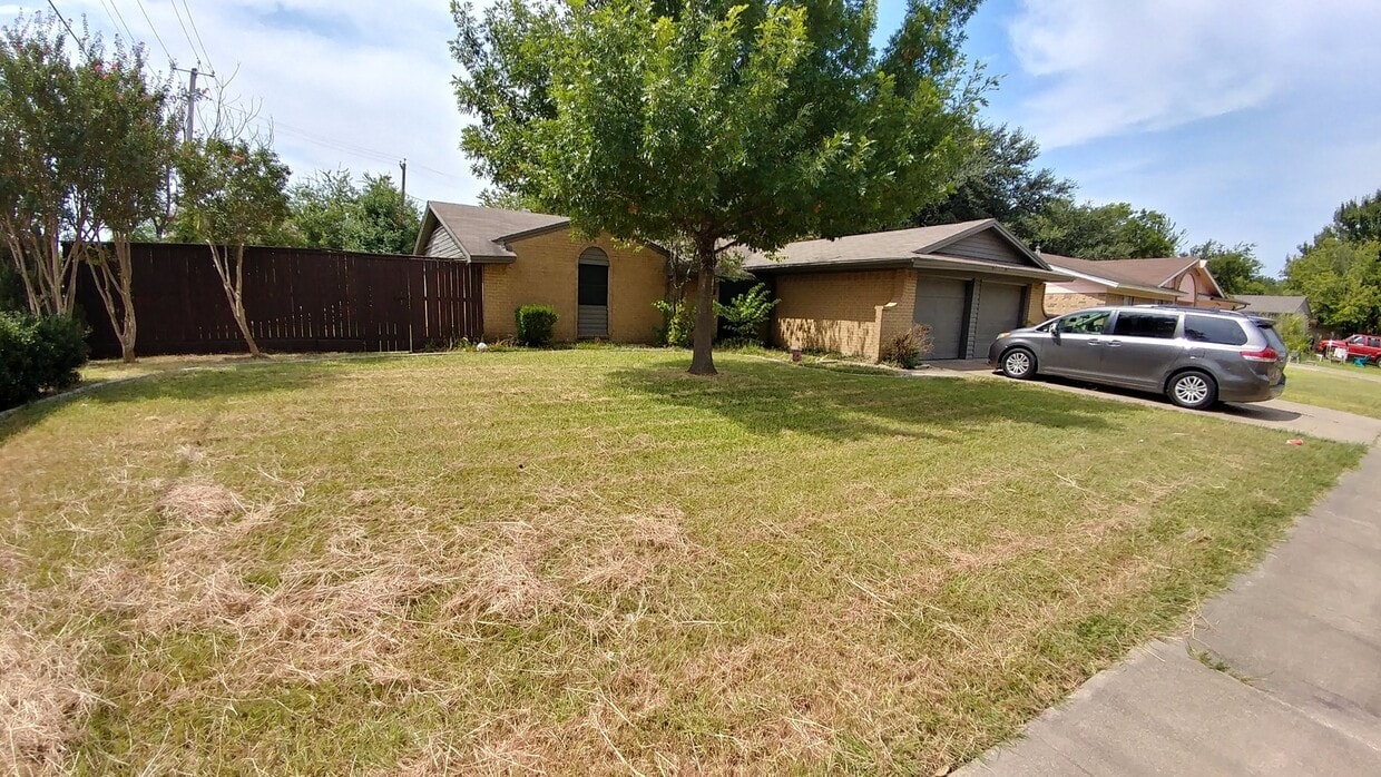 Come and see this well-kept beautiful home today! - Come and see this well-kept beautiful home today!