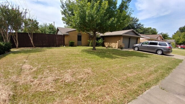 Come and see this well-kept beautiful home today! - Come and see this well-kept beautiful home today!