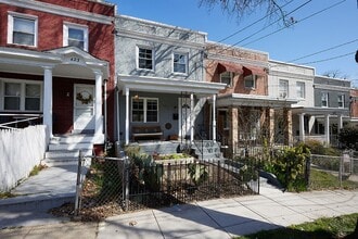 Building Photo - 421 Longfellow St NW