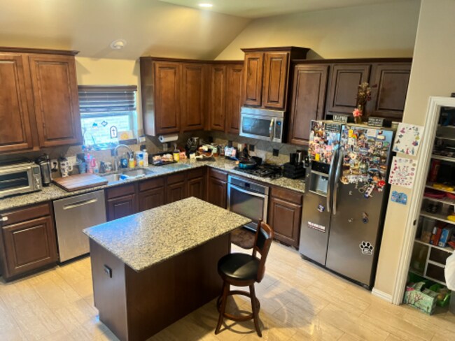 Foto del edificio - 9000 Heartwood Dr