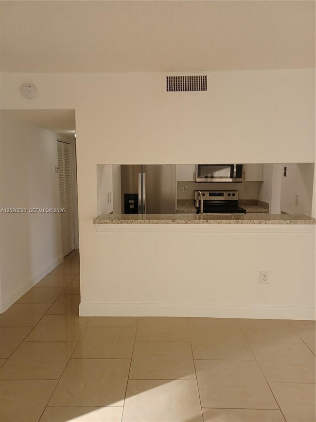 Foto del edificio - 8275 SW 152nd Ave