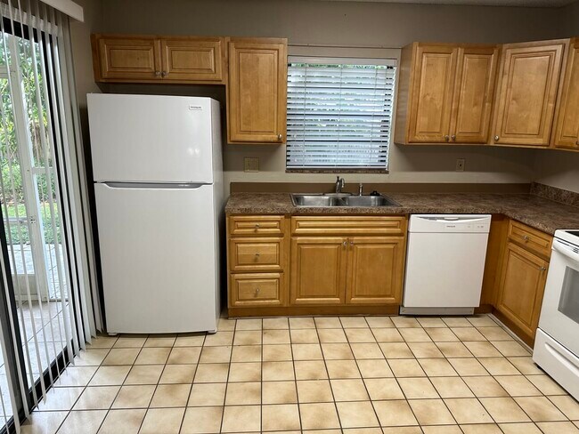 Building Photo - 9299 Green Meadows Way
