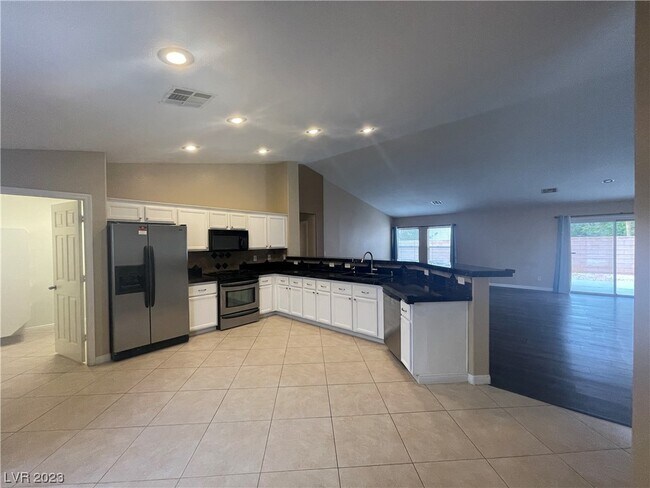 Foto del edificio - 2720 Watkins Glen Ave