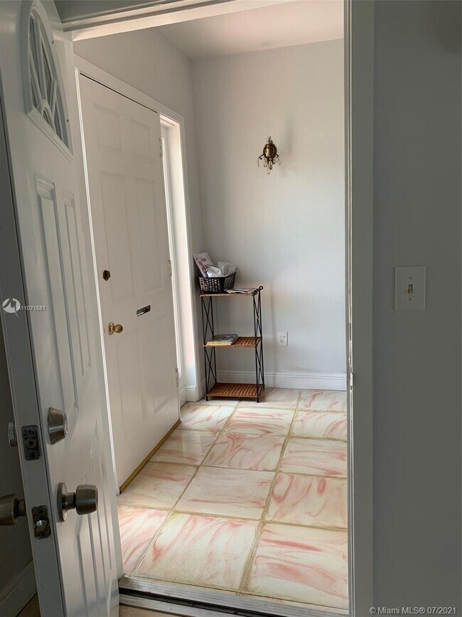 Building Photo - 3611 Ponce de Leon